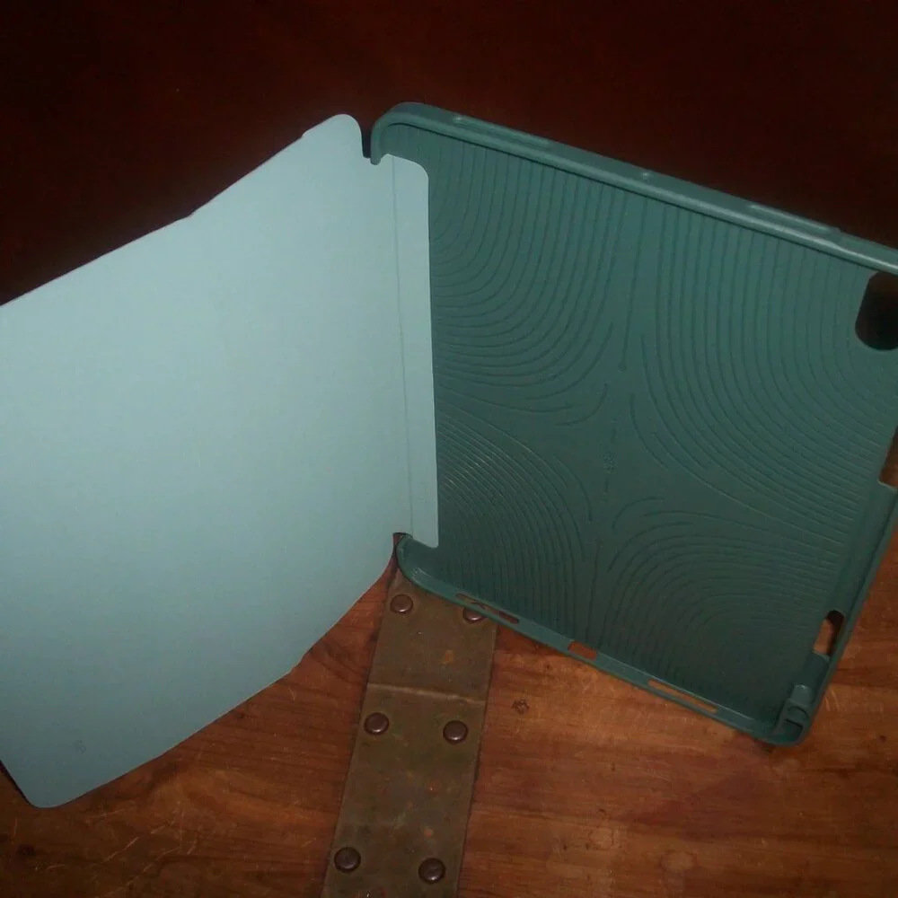 ESR iPad Case with Trifold Magnetic Stand -Forest Green Drop Guard Protection